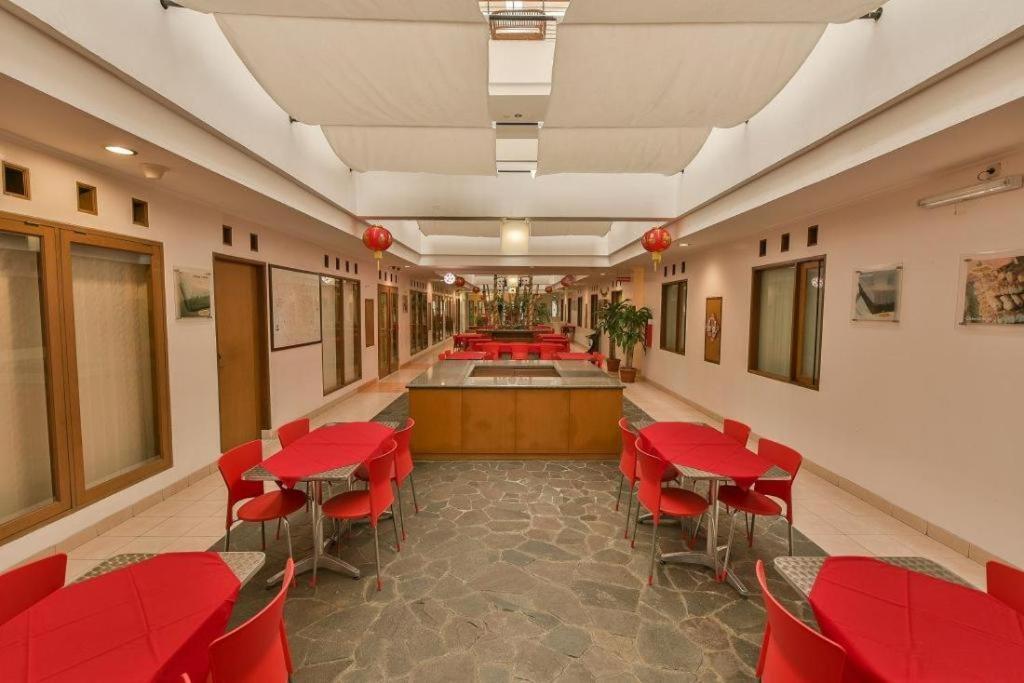 Hotel Reddoorz @ Cherry Homes