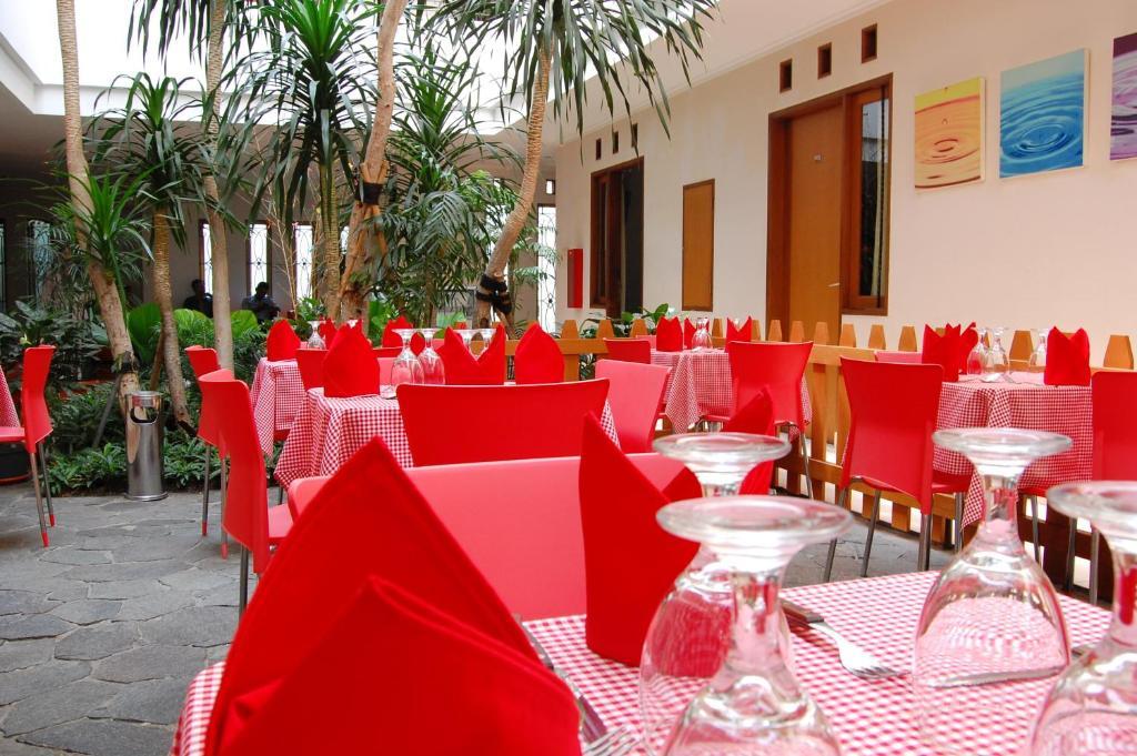 Reddoorz @ Cherry Homes Hotel 2*