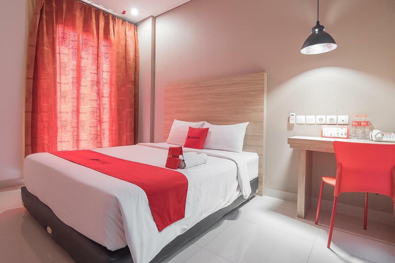 Reddoorz @ Cherry Homes Hotel