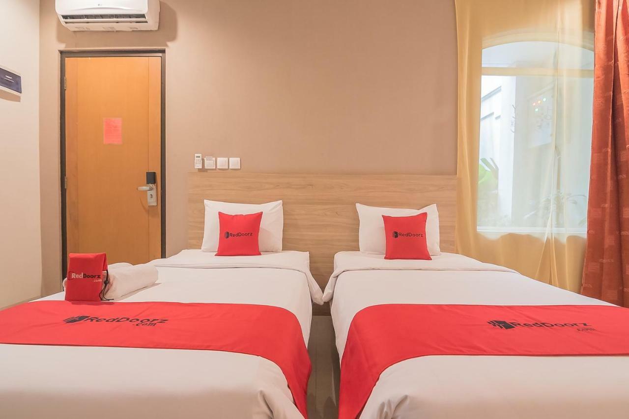 Hotel Reddoorz @ Cherry Homes