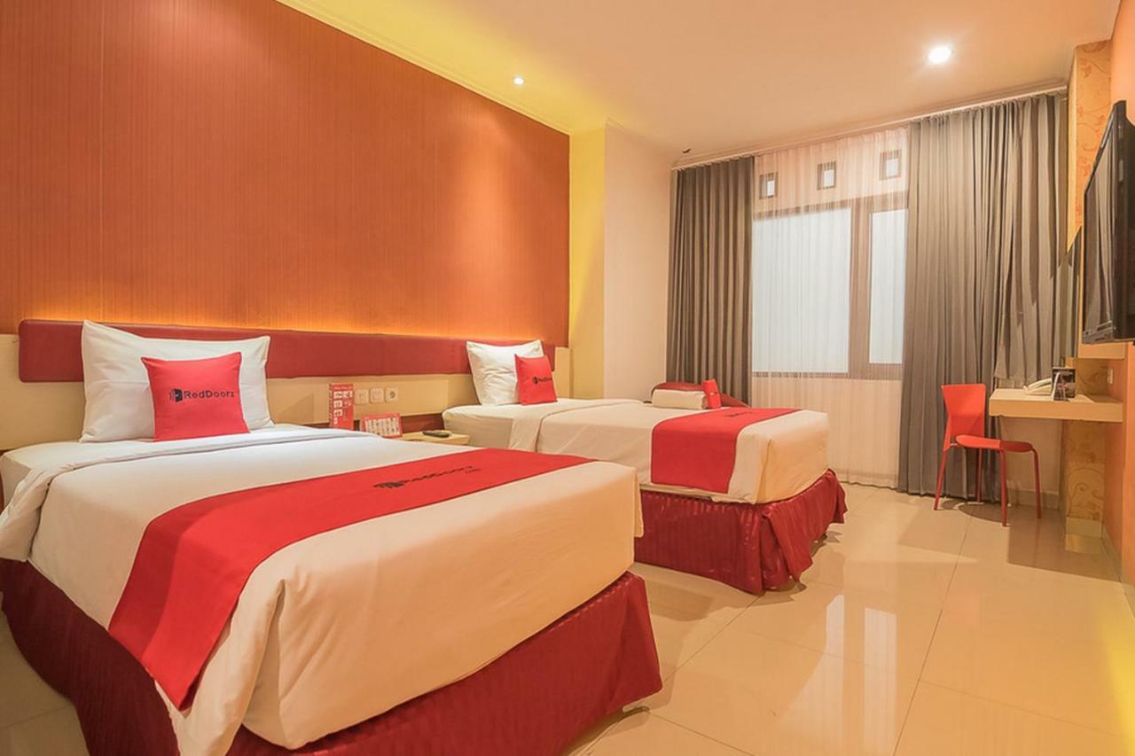 Hotel Reddoorz @ Cherry Homes