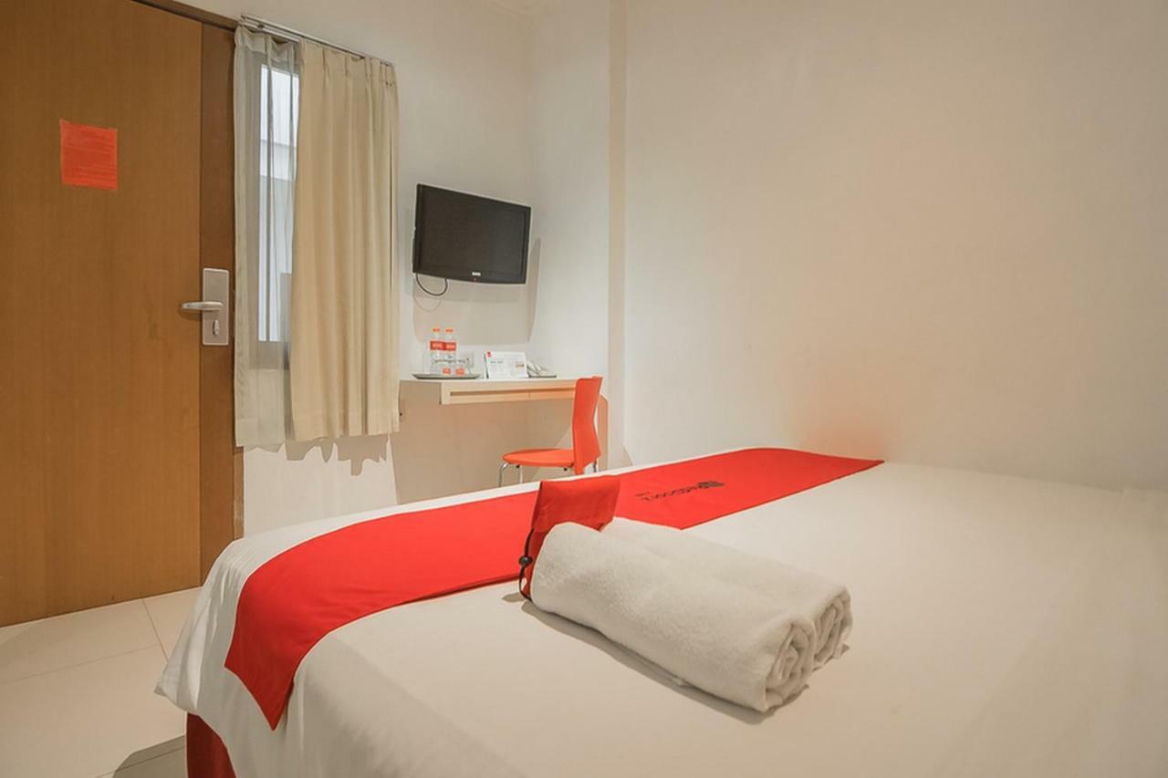 Hotel Reddoorz @ Cherry Homes 2*