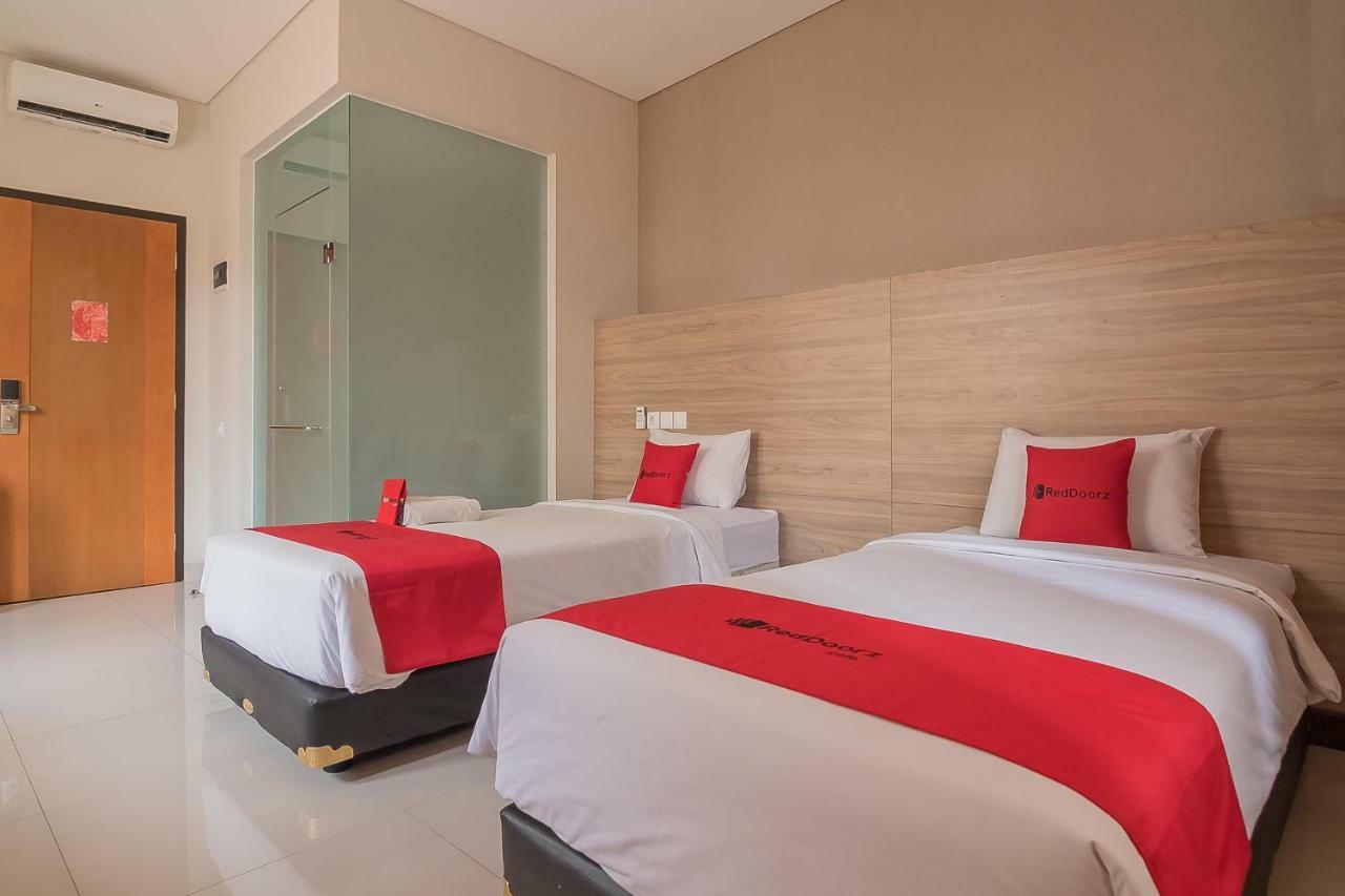 Hotel Reddoorz @ Cherry Homes
