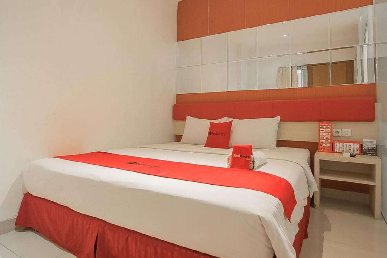 Hotel Reddoorz @ Cherry Homes